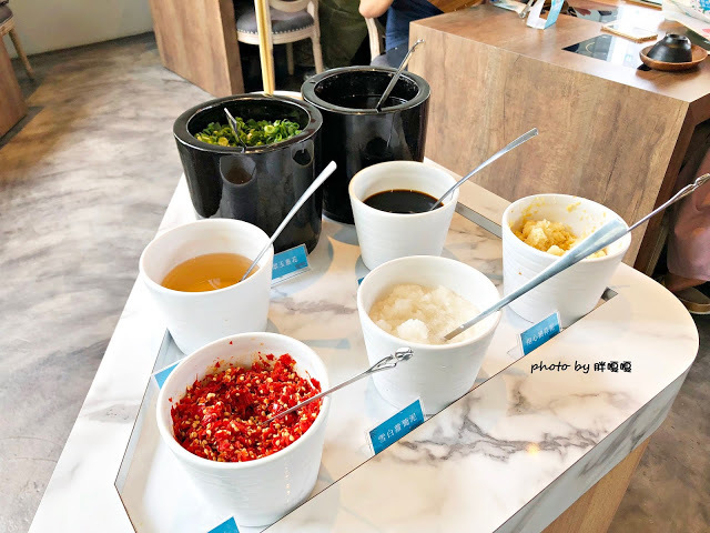 【台中 南屯】HOUSE V 好室鍋物 🌿🌿🌿 美到讓人難以相信這是火鍋店，用餐空間優雅、舒適，肉品當真好吃、海鮮也新鮮的沒話說，還有午間限定鍋物，整個很划算，是會讓人想再訪的鍋物餐廳💘