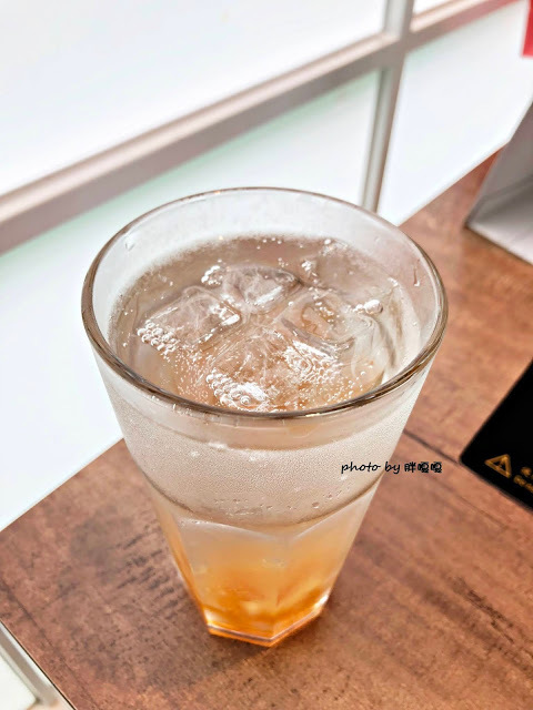 【台中 南屯】HOUSE V 好室鍋物 🌿🌿🌿 美到讓人難以相信這是火鍋店，用餐空間優雅、舒適，肉品當真好吃、海鮮也新鮮的沒話說，還有午間限定鍋物，整個很划算，是會讓人想再訪的鍋物餐廳💘