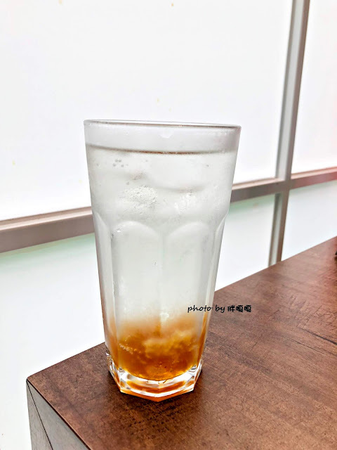 【台中 南屯】HOUSE V 好室鍋物 🌿🌿🌿 美到讓人難以相信這是火鍋店，用餐空間優雅、舒適，肉品當真好吃、海鮮也新鮮的沒話說，還有午間限定鍋物，整個很划算，是會讓人想再訪的鍋物餐廳💘