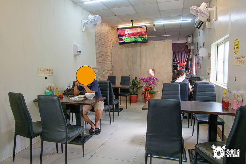 小巷臭豆腐用餐空間