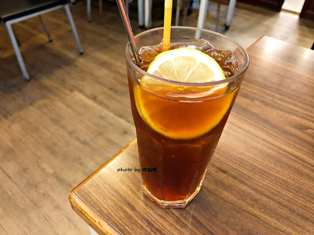 【台中 南屯】半島鐵盒茶餐廳👍多名好友激推，平價港式茶餐廳，提供品項多元，口味偏台式，價格很實惠，難怪用餐時間人潮絡繹不絕👯👯👯