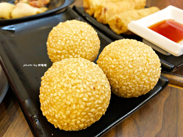 【台中 南屯】半島鐵盒茶餐廳👍多名好友激推，平價港式茶餐廳，提供品項多元，口味偏台式，價格很實惠，難怪用餐時間人潮絡繹不絕👯👯👯