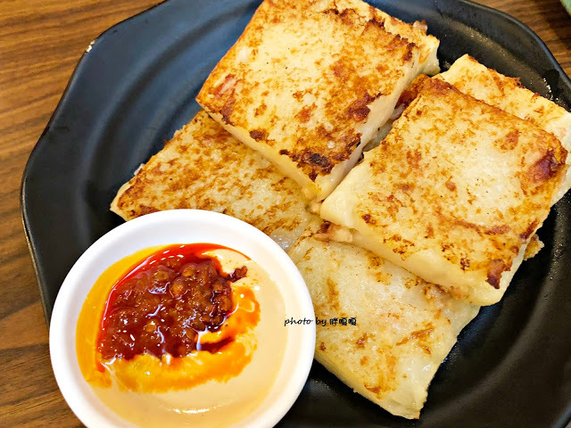 【台中 南屯】半島鐵盒茶餐廳👍多名好友激推，平價港式茶餐廳，提供品項多元，口味偏台式，價格很實惠，難怪用餐時間人潮絡繹不絕👯👯👯