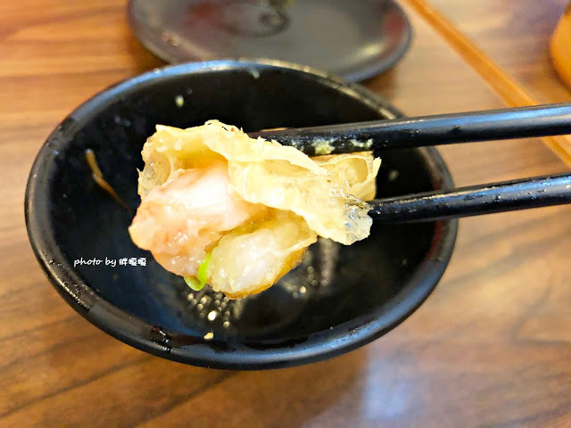 【台中 南屯】半島鐵盒茶餐廳👍多名好友激推，平價港式茶餐廳，提供品項多元，口味偏台式，價格很實惠，難怪用餐時間人潮絡繹不絕👯👯👯