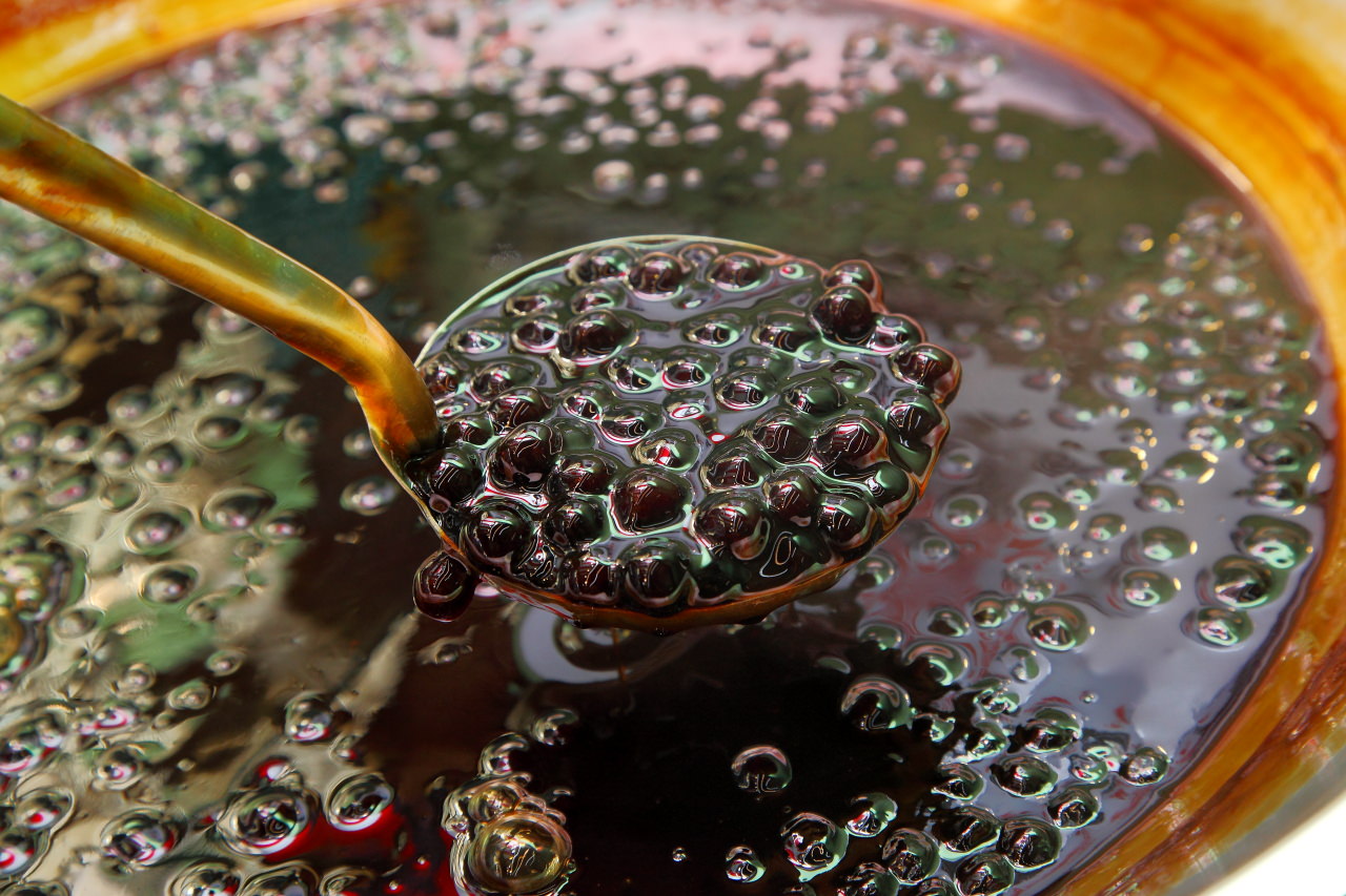 [新北淡水] 淡水老街新散步美食，人手一杯！爆棚超人氣鮮奶黑糖珍珠飲品！李圓圓 Bubble Lee - 大手牽小手。玩樂趣