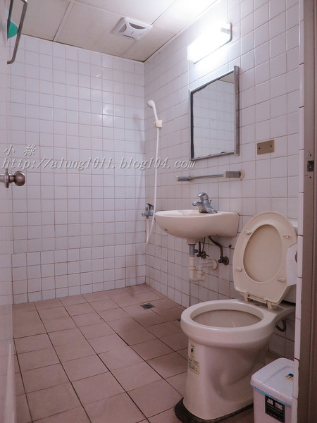 高雄市勞工育樂中心(獅甲會館):來去住一晚 7 ..高雄勞工育樂中心獅甲會館