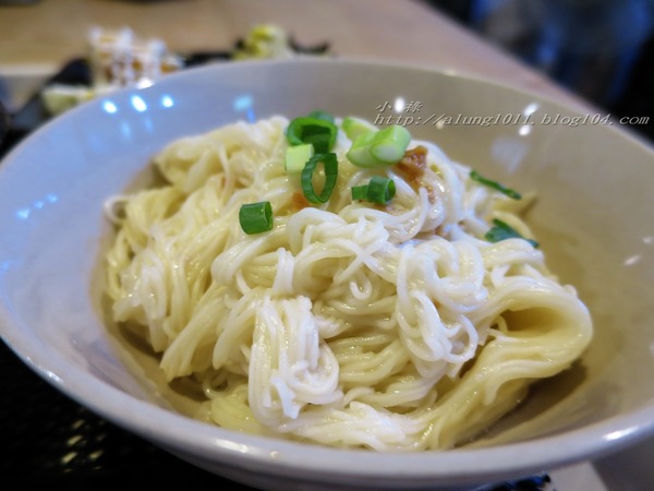 夏奇拉:天涼了~ 喝碗熱湯吧 ..夏奇拉食補套餐 夏奇拉:天涼了~ 喝碗熱湯吧 ..夏奇拉食補套餐