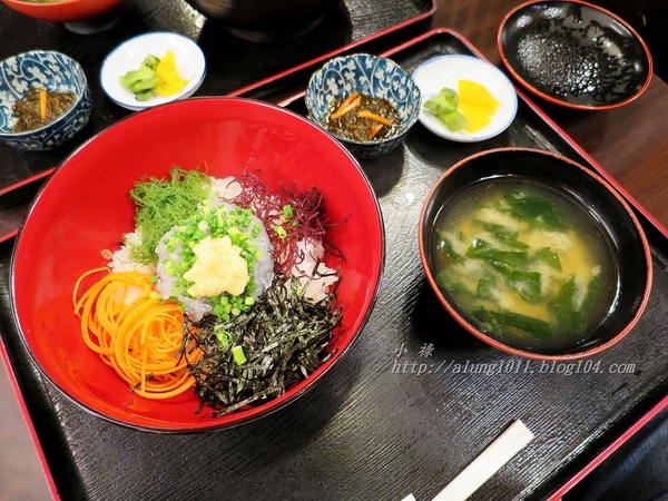 磯料理   天海：來到江之島必嚐名物!!!      ..魩仔魚丼飯~