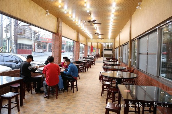 阿東窯烤雞((鹿谷初鄉店)):阿東窯烤雞(鹿谷初鄉店),內行人大推皮脆肉嫩窯烤雞,重點超多汁!甕仔雞/甕缸雞