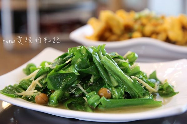 阿東窯烤雞((鹿谷初鄉店)):阿東窯烤雞(鹿谷初鄉店),內行人大推皮脆肉嫩窯烤雞,重點超多汁!甕仔雞/甕缸雞