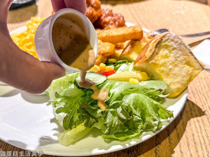 新竹早午餐推薦小稻甜Cafe！清新日系風格超好拍，燻雞蛋起司捲必吃。