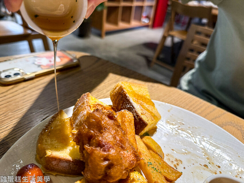 新竹早午餐推薦小稻甜Cafe！清新日系風格超好拍，燻雞蛋起司捲必吃。