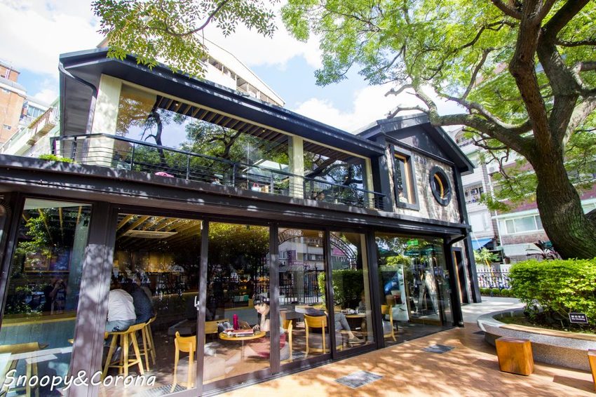 【吃喝．台北】星巴克天玉門市／天母浪漫打卡景點～全台最美露天座位，宛如走進歐式童話莊園