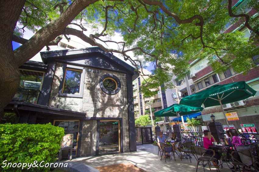 【吃喝．台北】星巴克天玉門市／天母浪漫打卡景點～全台最美露天座位，宛如走進歐式童話莊園