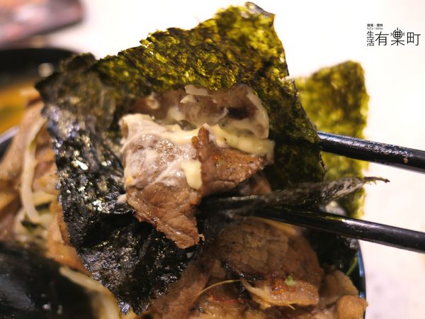 【桃園南崁美食】牛角次男坊：日本燒肉丼專門店，香氣逼人份量十足；霸氣日式烤肉飯激推，台茂購物中心美食推薦