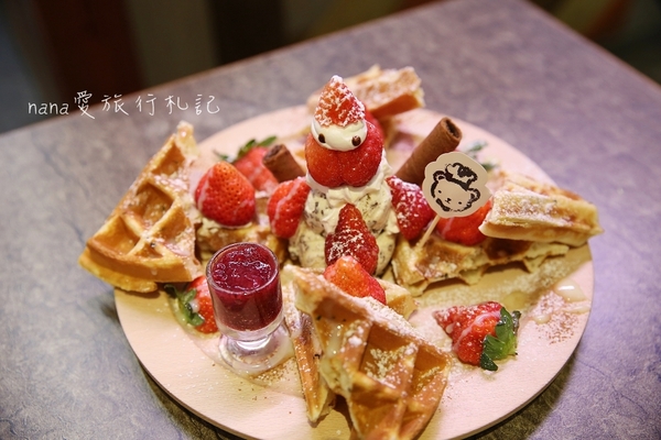 凌晨食刻×熊屋：凌晨食刻熊屋。網美最愛！超好拍又夢幻乾燥花牆,寵物友善餐廳(員林火車站周邊餐廳)