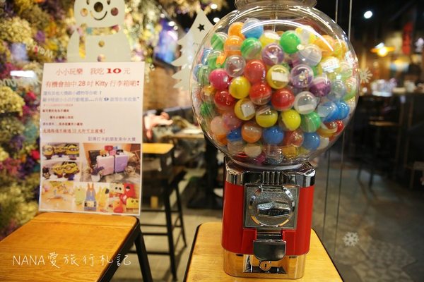 凌晨食刻×熊屋：凌晨食刻熊屋。網美最愛！超好拍又夢幻乾燥花牆,寵物友善餐廳(員林火車站周邊餐廳)