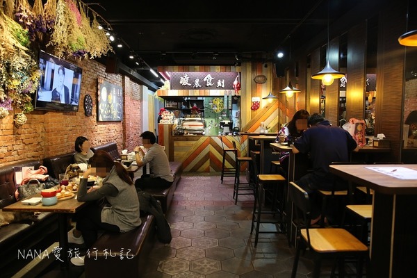 凌晨食刻×熊屋：凌晨食刻熊屋。網美最愛！超好拍又夢幻乾燥花牆,寵物友善餐廳(員林火車站周邊餐廳)