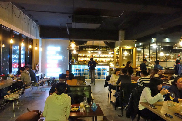 小聚餐酒館 (7).JPG 小聚餐酒館 (7).JPG