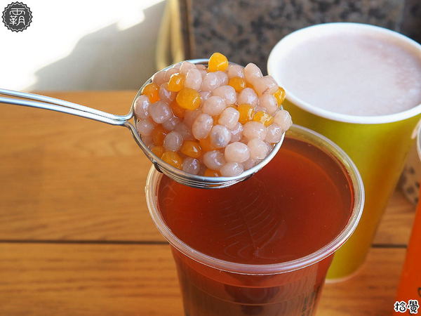 拾覺細作輕飲(台中樂業店)： 拾覺台中樂業店新開幕~葡柚冰茶茶味重果肉多多~