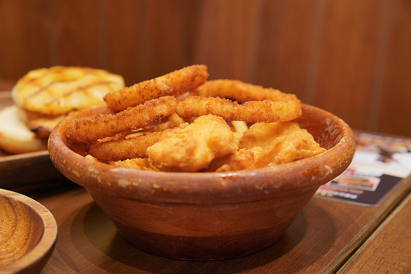 KUA`AINA夏威夷漢堡 (15)