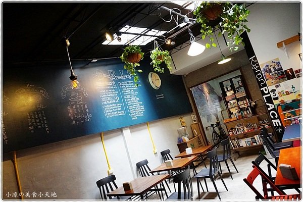 OkieDokie Cafe：台中咖啡館推薦』OkieDokie Cafe║夢幻彩繪牆，網美必去打卡點!文青風裝潢，結合澳洲輕食、漢堡、三明治的咖啡小店