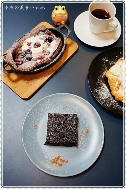 OkieDokie Cafe：台中咖啡館推薦』OkieDokie Cafe║夢幻彩繪牆，網美必去打卡點!文青風裝潢，結合澳洲輕食、漢堡、三明治的咖啡小店