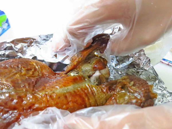 【蘆洲美食】三蘆桶仔雞 (原日理萬雞)-美味又迷人的香噴噴烤雞