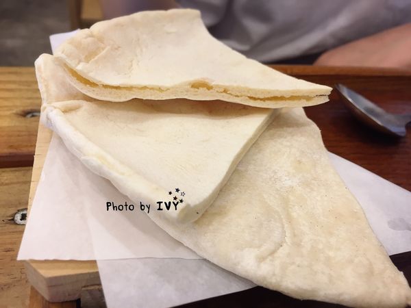 綠光咖哩 羊肉與薄餅