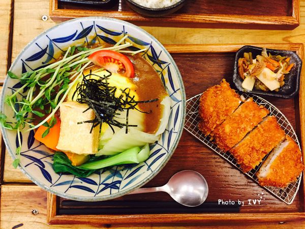 綠光咖哩 炸豬排