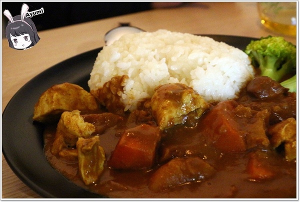 品黑Taipei大安店(大安店)：[食記]►台北大安區◄品黑巧克力專賣店/獨創巧克力磚塊飲品/品黑醬咖哩/獨品布塔/品黑Taipei大安店