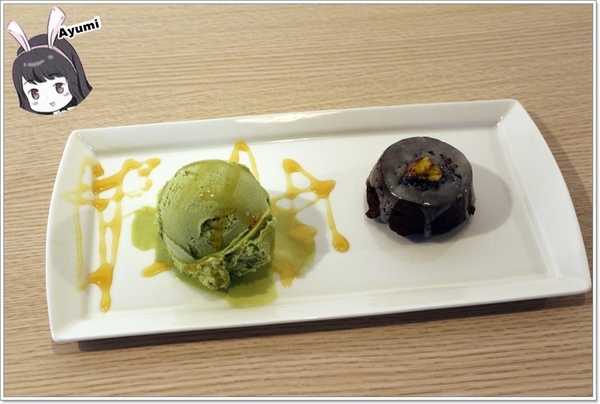 品黑Taipei大安店(大安店)：[食記]►台北大安區◄品黑巧克力專賣店/獨創巧克力磚塊飲品/品黑醬咖哩/獨品布塔/品黑Taipei大安店