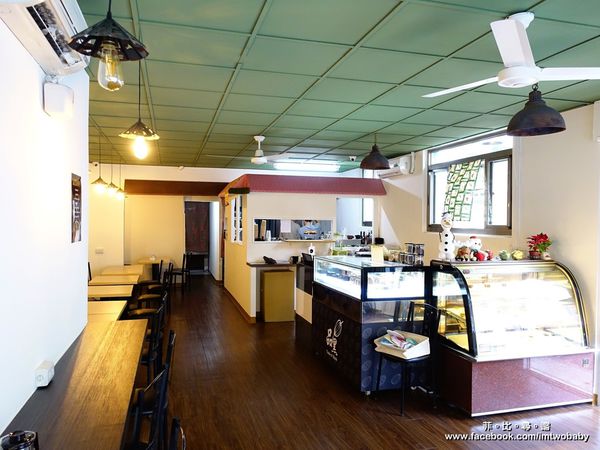 品黑Taipei大安店(大安店):品黑Taipei巧克力專賣店 在這裡每一口都能享受到最濃郁的巧克力味 救贖您靈魂的美味 巧克力控來朝聖唷!文末有抽獎