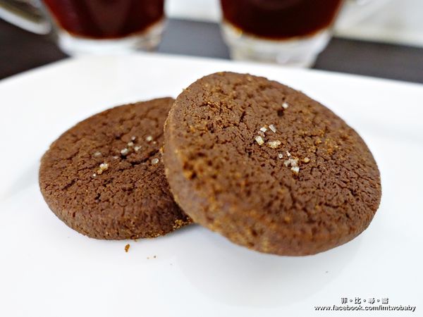 品黑Taipei大安店(大安店):品黑Taipei巧克力專賣店 在這裡每一口都能享受到最濃郁的巧克力味 救贖您靈魂的美味 巧克力控來朝聖唷!文末有抽獎