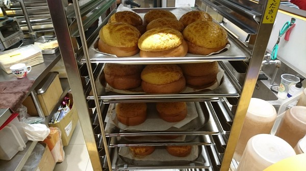 楓茶記冰火菠蘿油(漢神巨蛋)：高雄漢神巨蛋~楓茶記冰火菠蘿油~魔鬼般邪惡的芝心菠蘿包~非吃不可~※下午茶的好選擇※