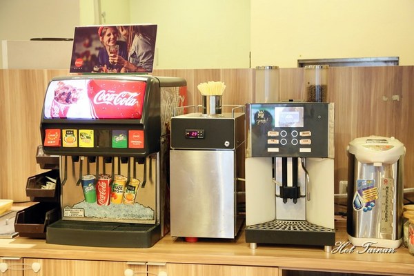 Double Cheese 手工窯烤披薩：【台南美食】手工窯烤披薩義大利麵炸雞吃到飽！選擇多元的平價聚餐店家：Double Cheese台南成大店