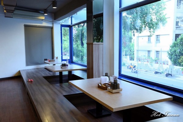 Double Cheese 手工窯烤披薩：【台南美食】手工窯烤披薩義大利麵炸雞吃到飽！選擇多元的平價聚餐店家：Double Cheese台南成大店