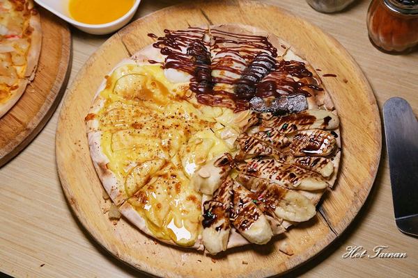 Double Cheese 手工窯烤披薩：【台南美食】手工窯烤披薩義大利麵炸雞吃到飽！選擇多元的平價聚餐店家：Double Cheese台南成大店