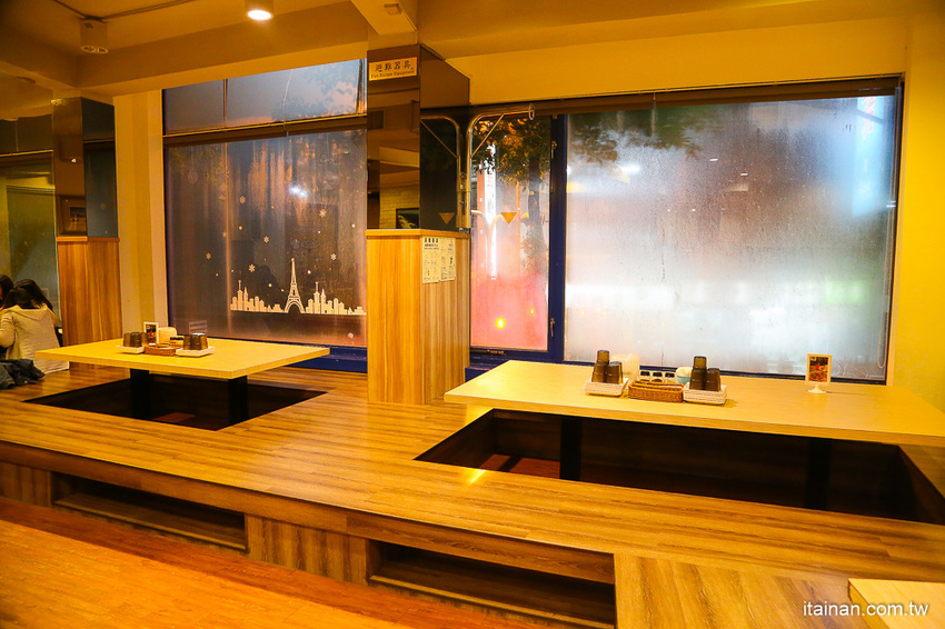 台南東區吃到飽｜300多元吃到飽!20種手工窯烤披薩、炸雞、義大利麵、燉飯、自助吧無限供應「Double Cheese 台南成大店」 - 台南好Food遊