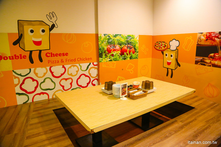 台南東區吃到飽｜300多元吃到飽!20種手工窯烤披薩、炸雞、義大利麵、燉飯、自助吧無限供應「Double Cheese 台南成大店」 - 台南好Food遊