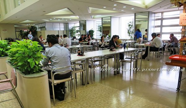 東京都廳:來看看東京公務員中午都吃些什麼呢? ..東京都廳員工餐廳覓食趣!! 東京都廳:來看看東京公務員中午都吃些什麼呢? ..東京都廳員工餐廳覓食趣!!