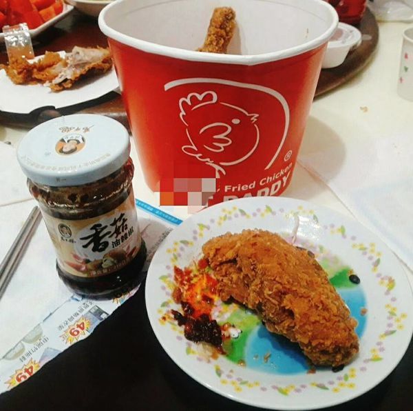 【開箱】辣椒醬推薦~老干媽香脆辣椒醬-執著的萬花筒拌味,如同沙漠水源的香辣靈魂