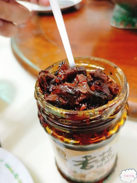 【開箱】辣椒醬推薦~老干媽香脆辣椒醬-執著的萬花筒拌味,如同沙漠水源的香辣靈魂