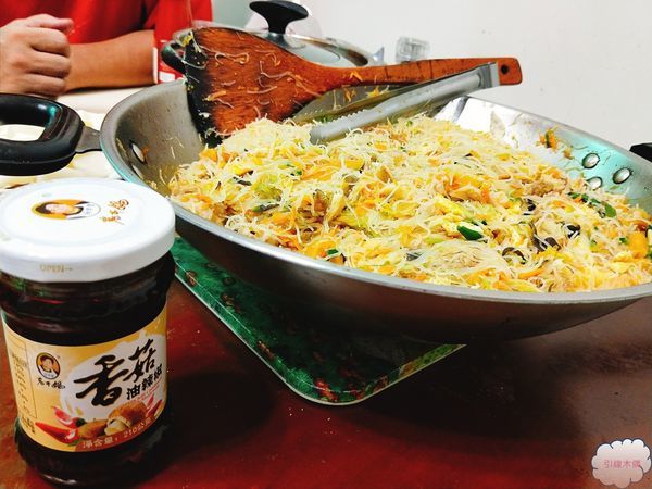 【開箱】辣椒醬推薦~老干媽香脆辣椒醬-執著的萬花筒拌味,如同沙漠水源的香辣靈魂