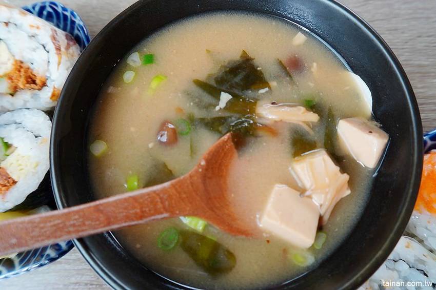 一坪壽司小賣所(一坪寿司)~只有一坪大的小清新日式壽司店，賣著小清爽的手作壽司! - 台南好Food遊