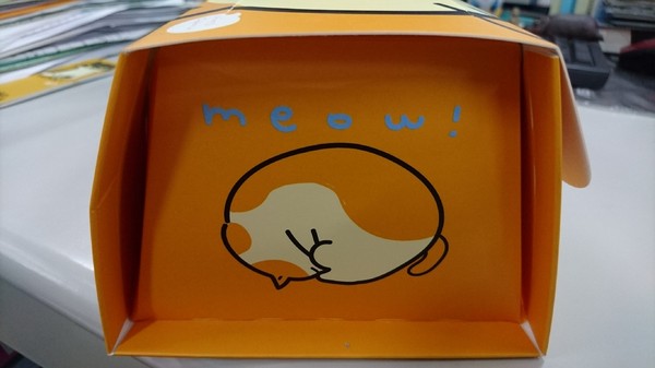 黃阿瑪聯名甜點：美食團購~黃阿瑪x布里王子聯名甜點~原味生乳捲+日式輕乳酪蛋糕~萌翻最高點~真是太療癒了~