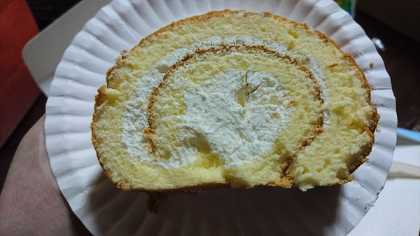 黃阿瑪聯名甜點：美食團購~黃阿瑪x布里王子聯名甜點~原味生乳捲+日式輕乳酪蛋糕~萌翻最高點~真是太療癒了~