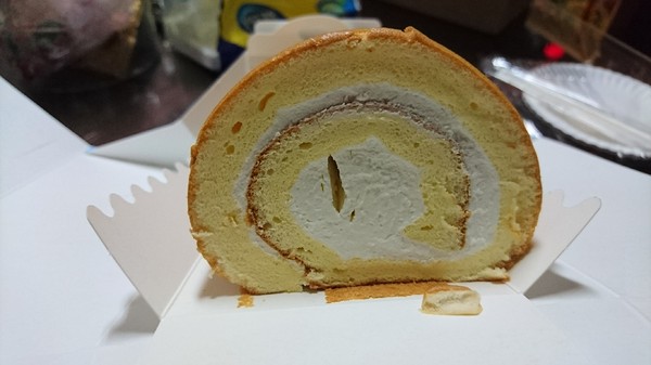 黃阿瑪聯名甜點：美食團購~黃阿瑪x布里王子聯名甜點~原味生乳捲+日式輕乳酪蛋糕~萌翻最高點~真是太療癒了~