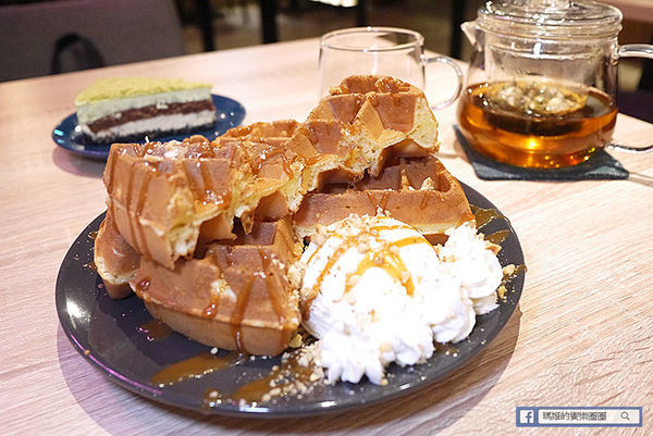 台北南京三民咖啡館【O.L.O CAFÉ】熱帶雨林中的悠閒午后〡免費WIFI聚餐包場