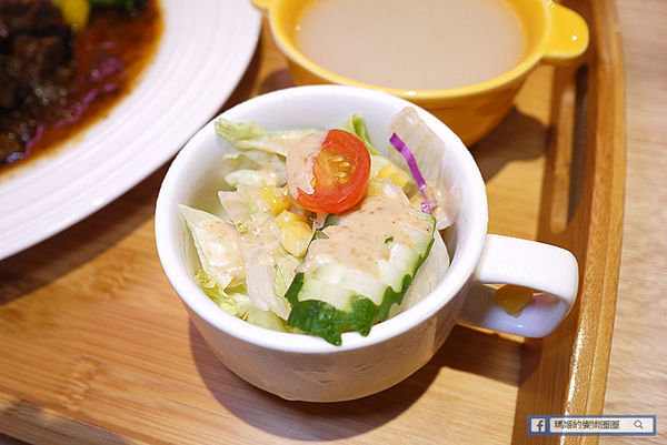 台北南京三民咖啡館【O.L.O CAFÉ】熱帶雨林中的悠閒午后〡免費WIFI聚餐包場